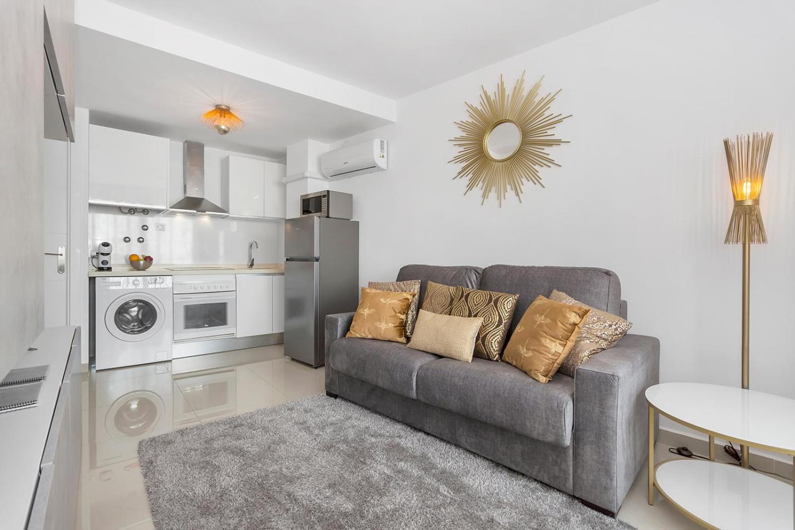 Reel Apartments- Walk To The Beach And Centre Torrevieja Exterior photo