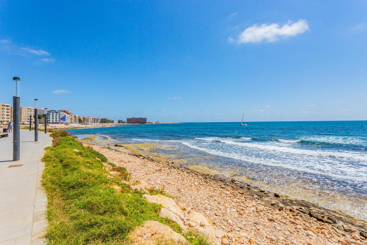Reel Apartments- Walk To The Beach And Centre Torrevieja Exterior photo